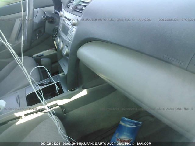 4T1BF3EK2AU098330 - 2010 TOYOTA CAMRY SE/LE/XLE 银色 照片 5