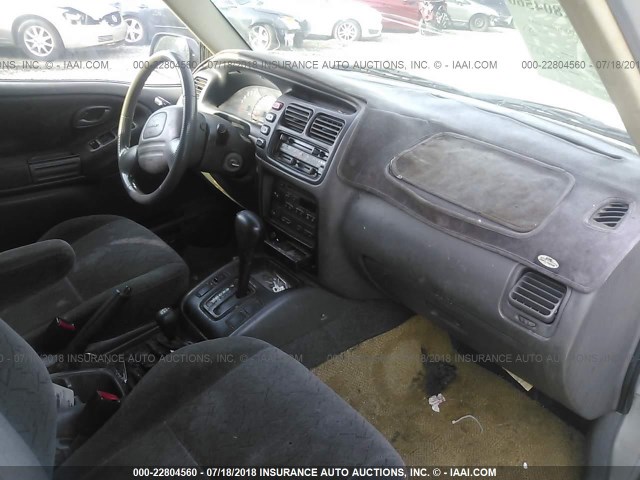 2CNBJ734X26903128 - 2002 CHEVROLET TRACKER ZR2 银色 照片 5