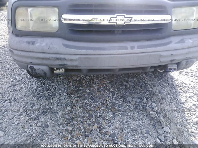 2CNBJ734X26903128 - 2002 CHEVROLET TRACKER ZR2 银色 照片 6