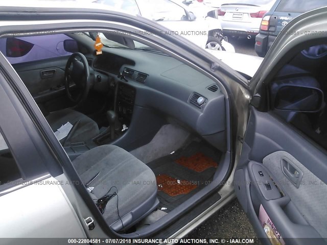 4T1BF22K61U116570 - 2001 TOYOTA CAMRY LE/XLE 银色 照片 5