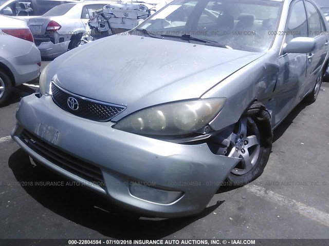 4T1BE32K75U571992 - 2005 TOYOTA CAMRY LE/XLE/SE 灰色 照片 6