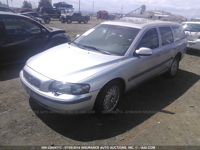 YV1SW58D222248523 - 2002 VOLVO V70 2.4T SILVER photo 2