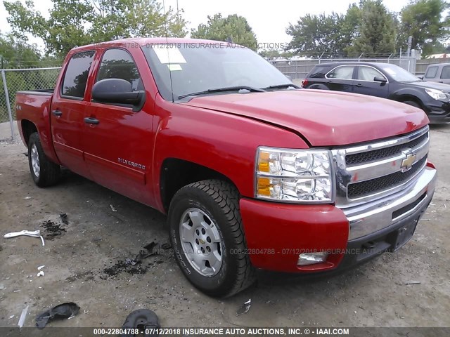 1GCPKSE33BF215525 - 2011 CHEVROLET SILVERADO K1500 LT RED photo 1