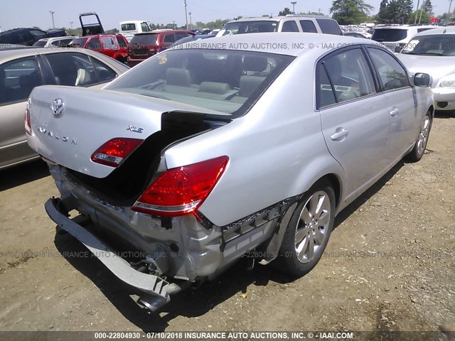 4T1BK36B85U034888 - 2005 TOYOTA AVALON XL/XLS/TOURING/LIMITED SILVER photo 4