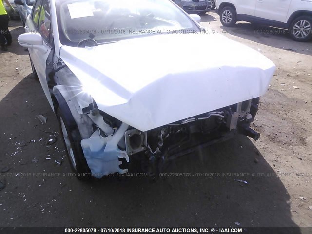 3FA6P0HD8GR260756 - 2016 FORD FUSION SE WHITE photo 6