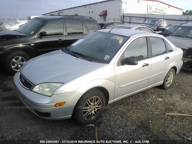 1FAFP34N47W259195 - 2007 FORD FOCUS ZX4/S/SE/SES SILVER photo 2