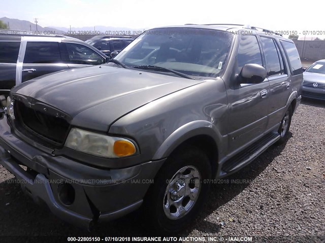 5LMFU28A91LJ00839 - 2001 LINCOLN NAVIGATOR GOLD photo 2