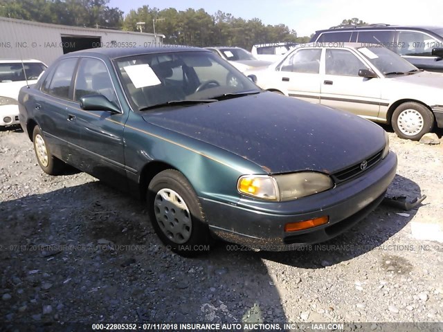 4T1BG12K2TU830562 - 1996 TOYOTA CAMRY DX/LE/XLE GREEN photo 1