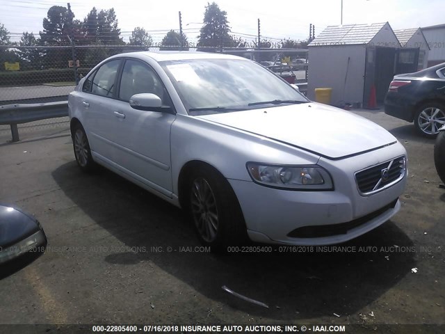 YV1MS382X92448292 - 2009 VOLVO S40 2.4I WHITE photo 1