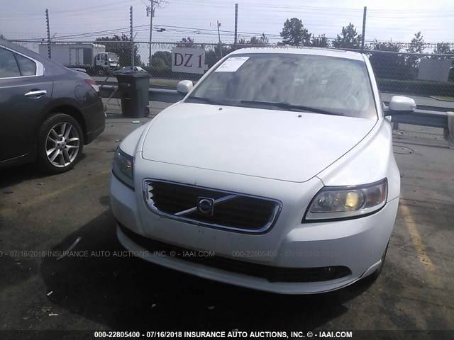 YV1MS382X92448292 - 2009 VOLVO S40 2.4I WHITE photo 6