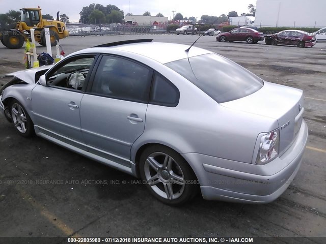 WVWPD23B6YP347749 - 2000 VOLKSWAGEN PASSAT GLX 银色 照片 3