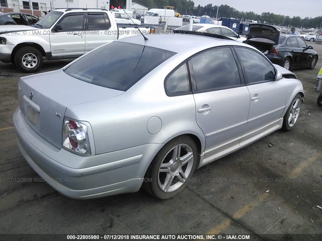WVWPD23B6YP347749 - 2000 VOLKSWAGEN PASSAT GLX 银色 照片 4
