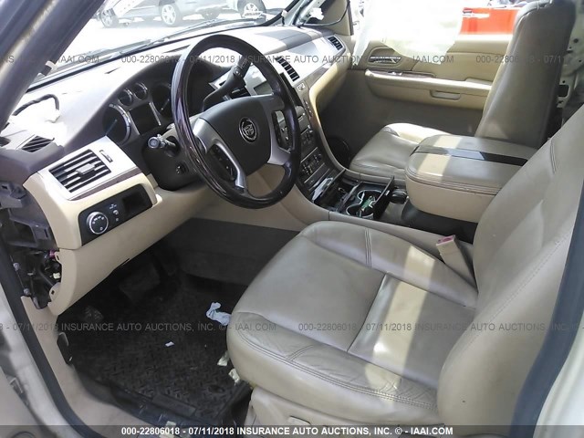 1GYFK23229R222815 - 2009 CADILLAC ESCALADE LUXURY WHITE photo 8