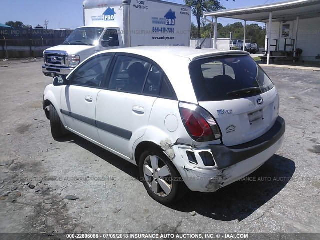 KNADE163376293701 - 2007 KIA RIO 5 SX WHITE photo 3