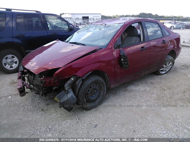 1FAFP34N45W290900 - 2005 FORD FOCUS ZX4 RED photo 2