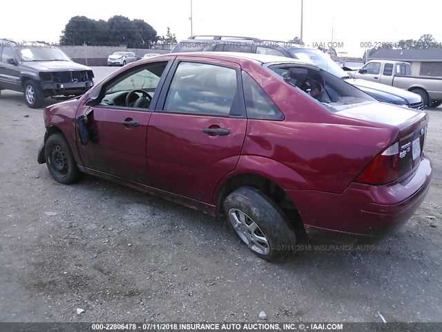 1FAFP34N45W290900 - 2005 FORD FOCUS ZX4 RED photo 3