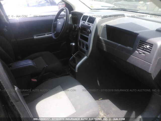 1J8FF47W98D563992 - 2008 JEEP COMPASS SPORT BLACK photo 5