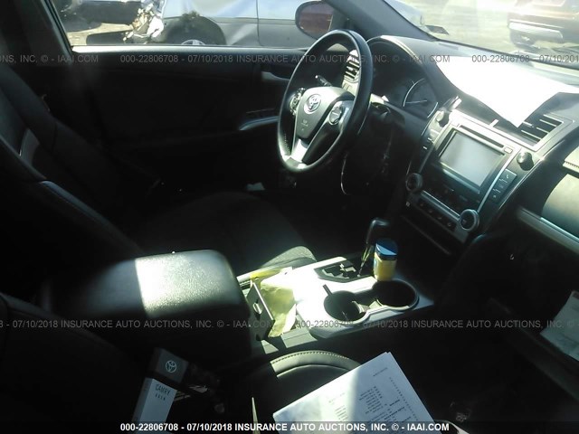 4T1BF1FK9EU323576 - 2014 TOYOTA CAMRY L/SE/LE/XLE 黑色 照片 5