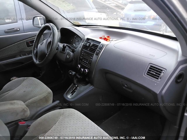 KM8JN12DX5U216509 - 2005 HYUNDAI TUCSON GLS/LX SILVER photo 5