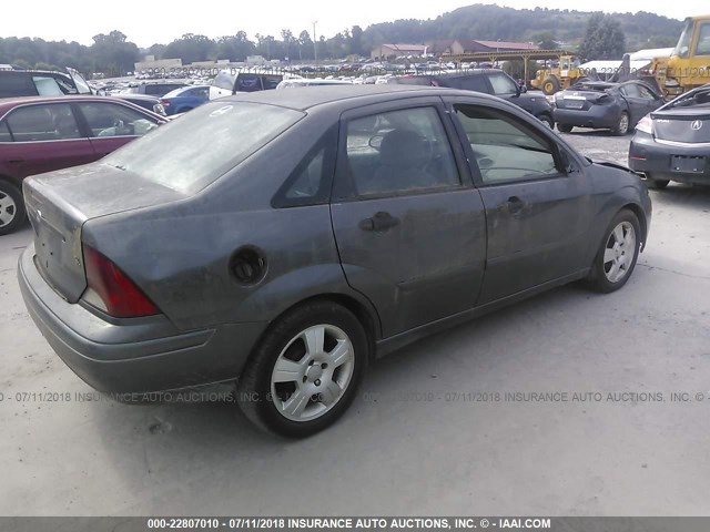 1FAFP34323W250018 - 2003 FORD FOCUS SE COMFORT/SE SPORT GRAY photo 4