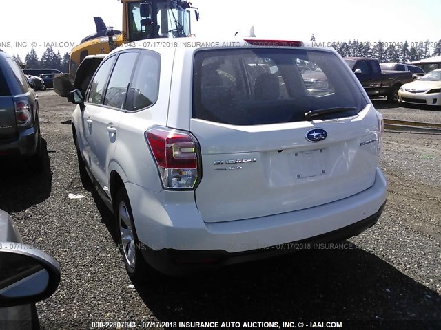 JF2SJAAC7JH479669 - 2018 SUBARU FORESTER 2.5I WHITE photo 3