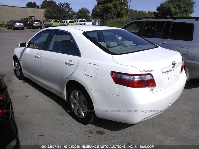 4T1BE46KX8U750502 - 2008 TOYOTA CAMRY CE/LE/XLE/SE WHITE photo 3