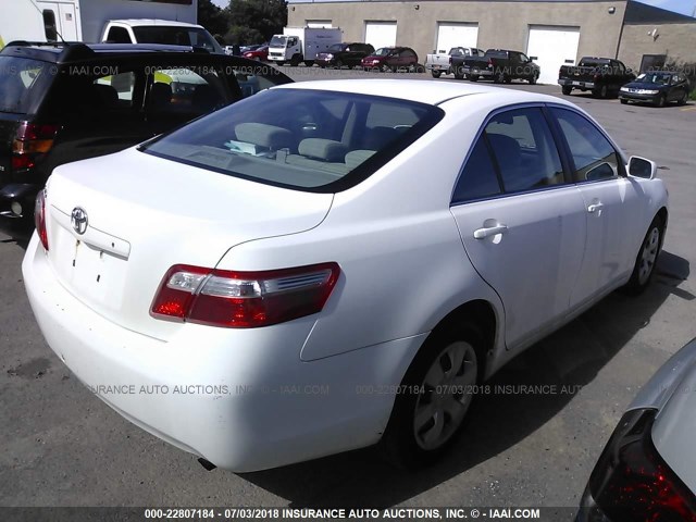 4T1BE46KX8U750502 - 2008 TOYOTA CAMRY CE/LE/XLE/SE WHITE photo 4