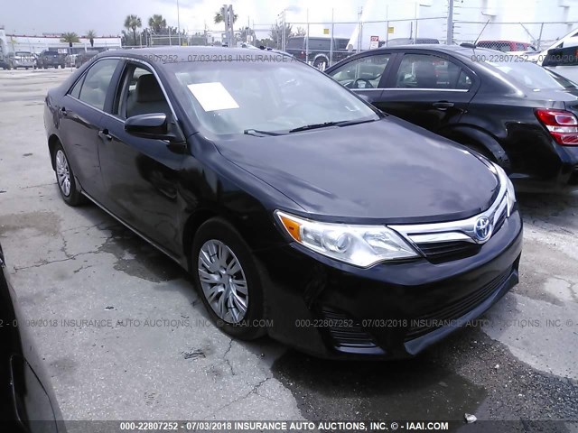 4T1BD1FK0DU096637 - 2013 TOYOTA CAMRY HYBRID/LE/XLE 黑色 照片 1