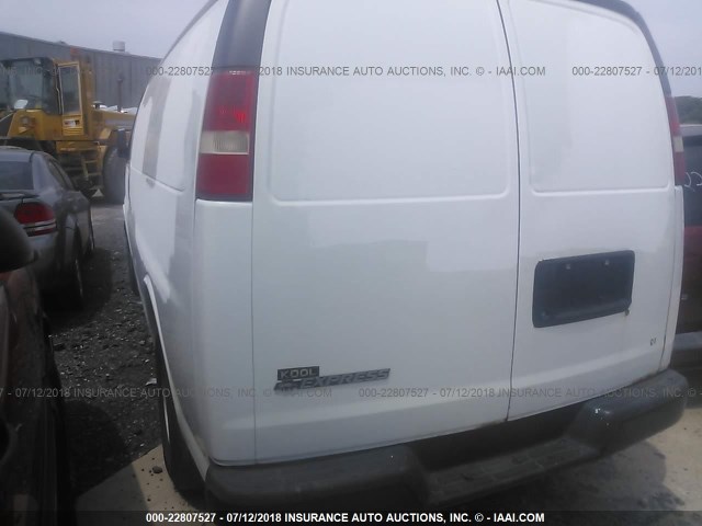 1GCGG25K091114152 - 2009 CHEVROLET EXPRESS G2500  WHITE photo 3