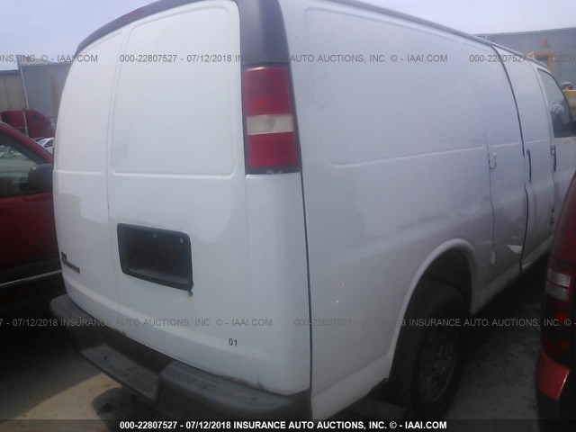 1GCGG25K091114152 - 2009 CHEVROLET EXPRESS G2500  WHITE photo 4