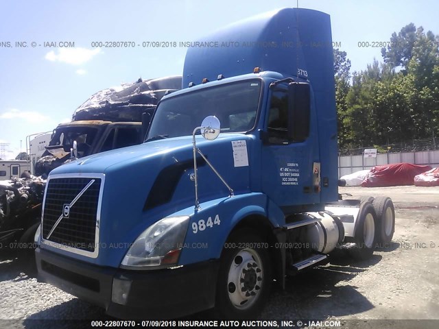 4V4NC9GG28N486558 - 2008 VOLVO VN L Unknown photo 2