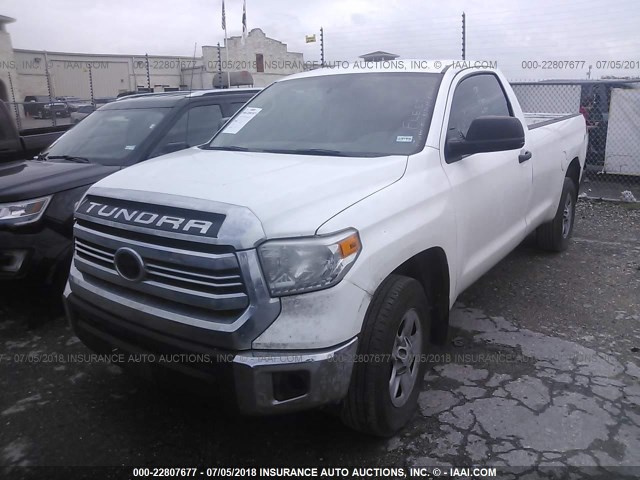 5TFNU5F16EX030920 - 2014 TOYOTA TUNDRA SR WHITE photo 2