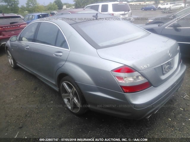 WDDNG77X88A152150 - 2008 MERCEDES-BENZ S 63 AMG SILVER photo 3