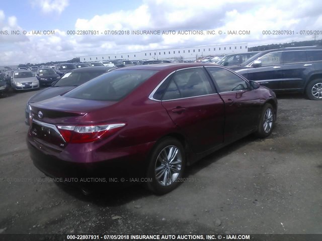 4T1BF1FK4HU703445 - 2017 TOYOTA CAMRY RED photo 4