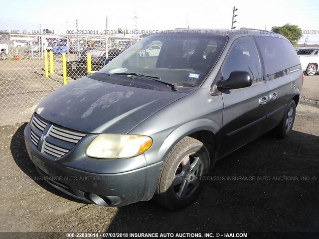 1D4GP45R55B305923 - 2005 DODGE CARAVAN SXT GREEN photo 2