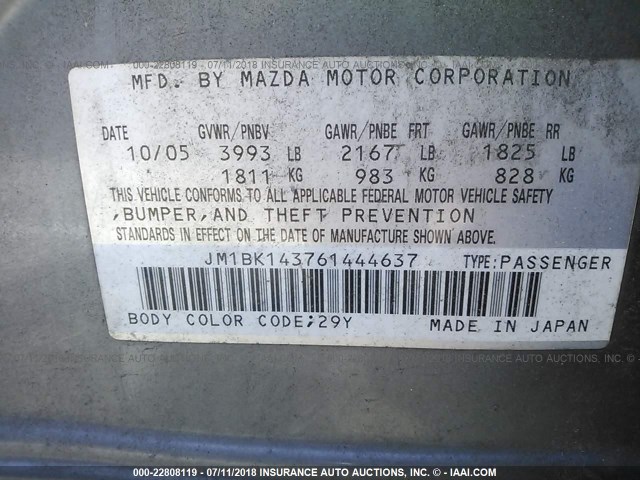 JM1BK143761444637 - 2006 MAZDA 3 HATCHBACK GRAY photo 9