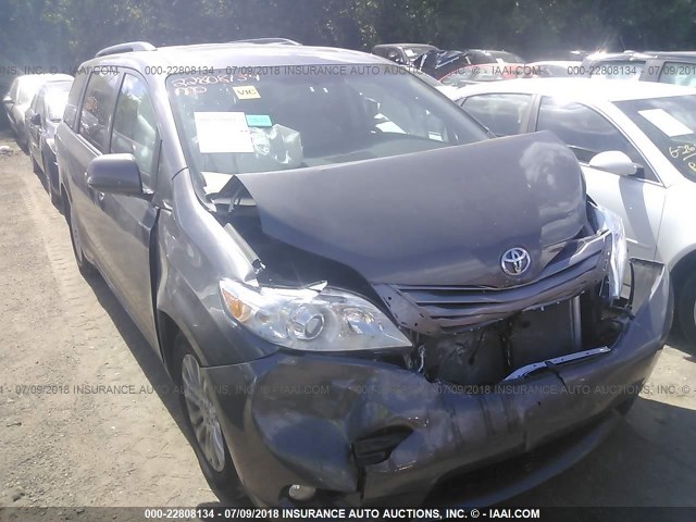 5TDYK3DC3FS554478 - 2015 TOYOTA SIENNA XLE/LIMITED GRAY photo 1