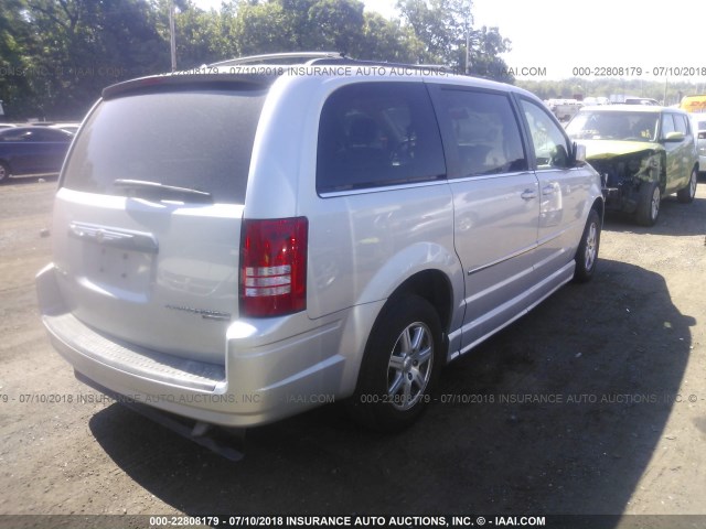 2A8HR54119R673349 - 2009 CHRYSLER TOWN & COUNTRY TOURING SILVER photo 4