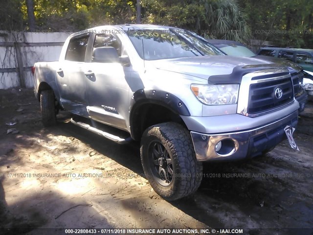 5TFDM5F17CX028649 - 2012 TOYOTA TUNDRA CREWMAX SR5 SILVER photo 1