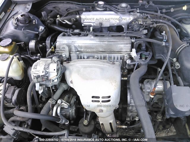 4T1BG22K7WU245082 - 1998 TOYOTA CAMRY CE/LE/XLE მწვანე ფოტო 10