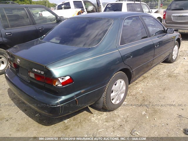 4T1BG22K7WU245082 - 1998 TOYOTA CAMRY CE/LE/XLE მწვანე ფოტო 4