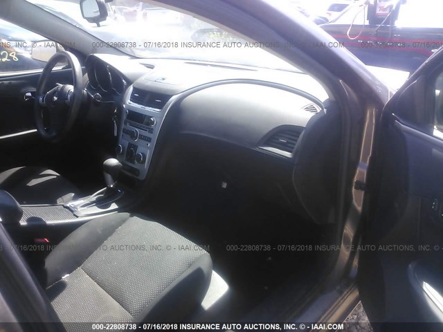 1G1ZC5E06CF156235 - 2012 CHEVROLET MALIBU 1LT ფერფლისფერი ფოტო 5