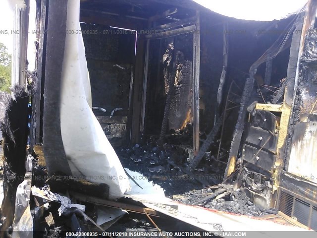 4X4TVCD239U100105 - 2009 FOREST RIVER OTHER  白色 照片 8