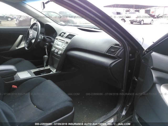 4T1BF3EK9BU677655 - 2011 TOYOTA CAMRY SE/LE/XLE 黑色 照片 5