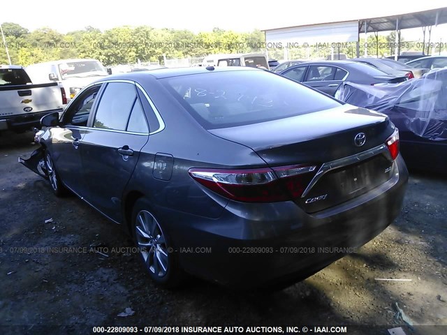 4T1BF1FK3GU504367 - 2016 TOYOTA CAMRY LE/XLE/SE/XSE GRAY photo 3