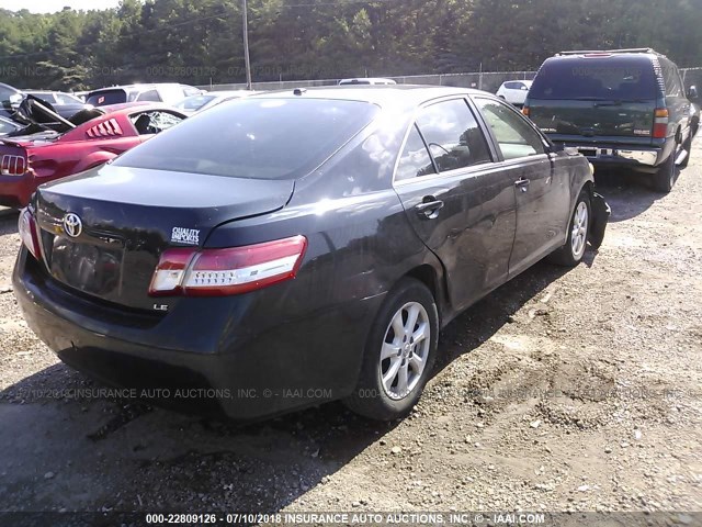 4T1BF3EK3BU119235 - 2011 TOYOTA CAMRY SE/LE/XLE შავი ფოტო 4