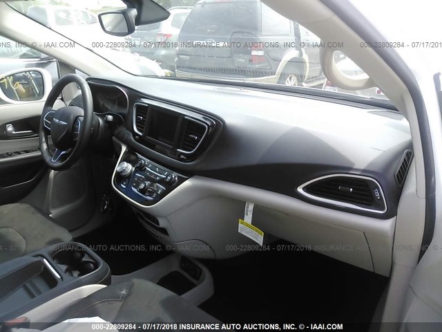 2C4RC1FGXJR122705 - 2018 CHRYSLER PACIFICA TOURING PLUS WHITE photo 5