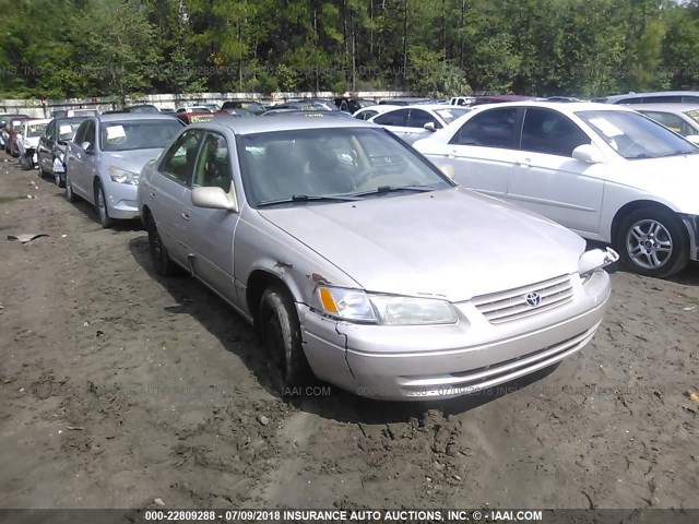 4T1BG22K5WU308504 - 1998 TOYOTA CAMRY CE/LE/XLE TAN photo 1