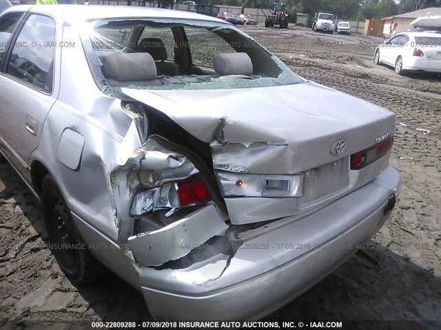 4T1BG22K5WU308504 - 1998 TOYOTA CAMRY CE/LE/XLE TAN photo 6