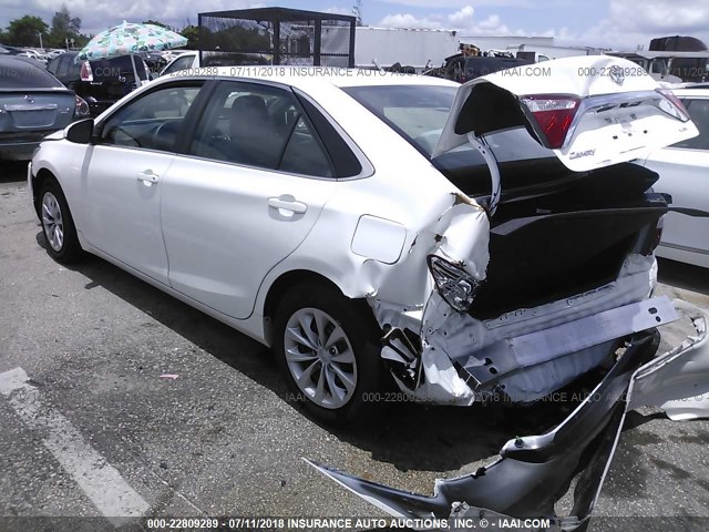 4T1BF1FK8FU011363 - 2015 TOYOTA CAMRY LE/XLE/SE/XSE WHITE photo 3